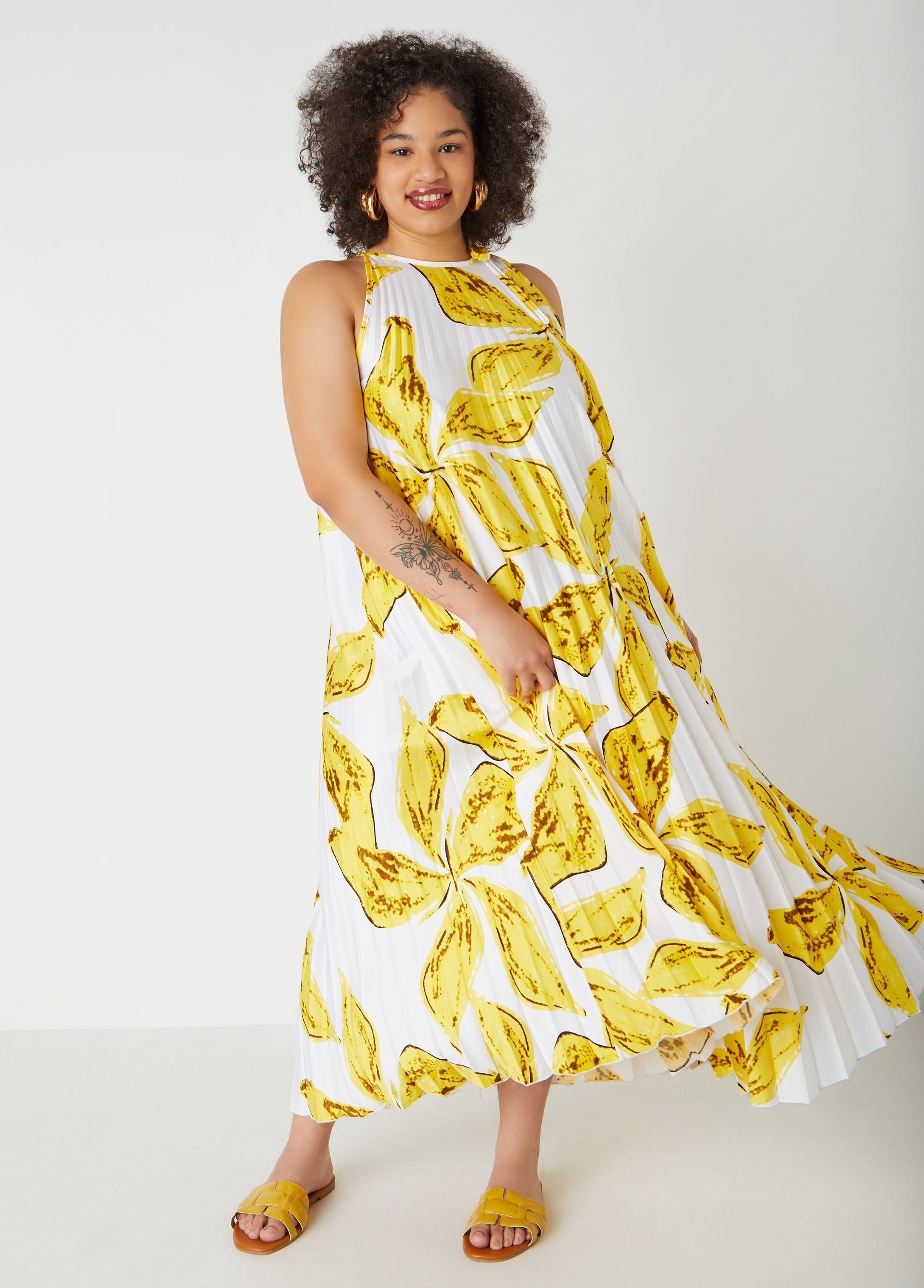 Plus Size Floral Pleated Maxi Dress