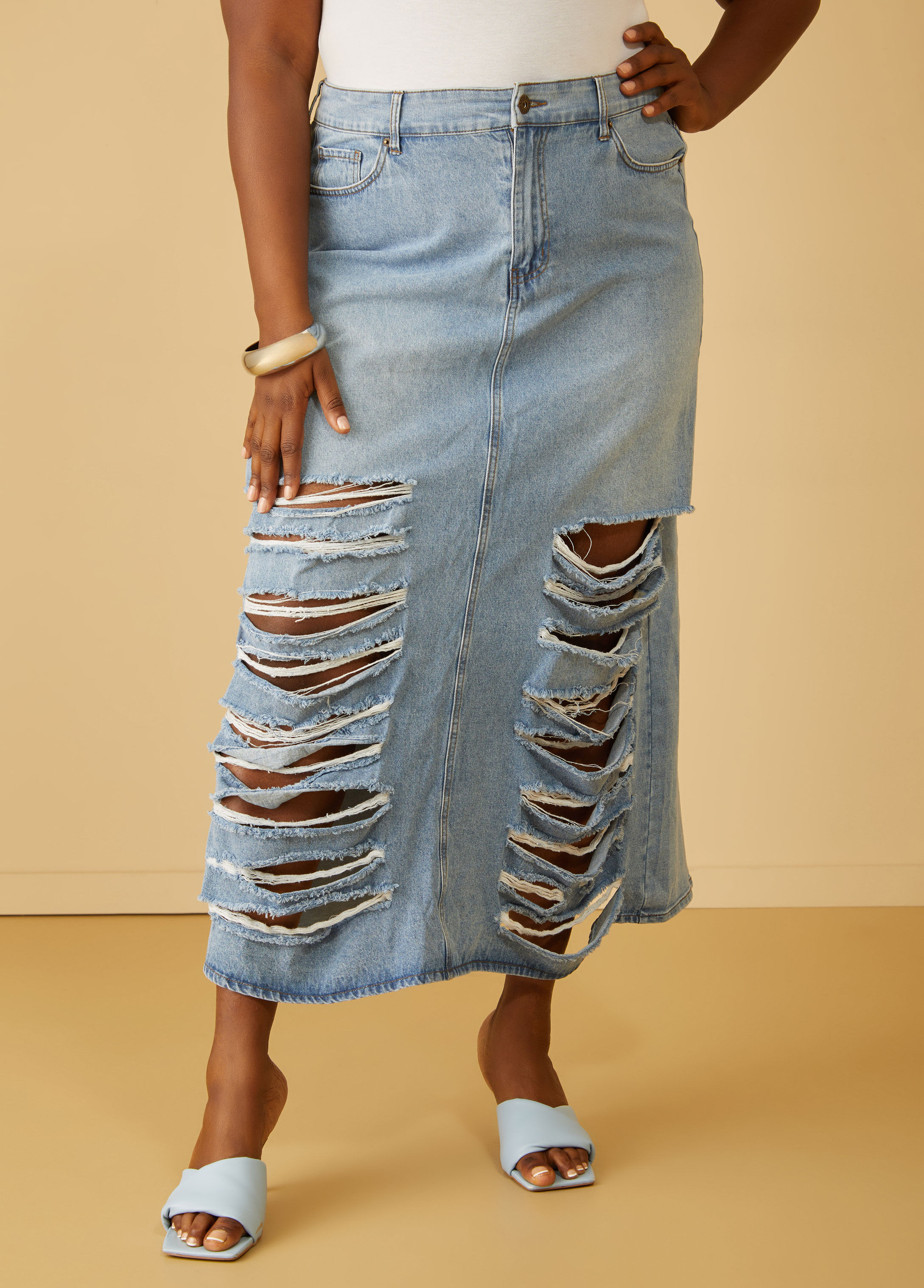 The Izzy Distressed Denim Overall Shorts – Style Trolley