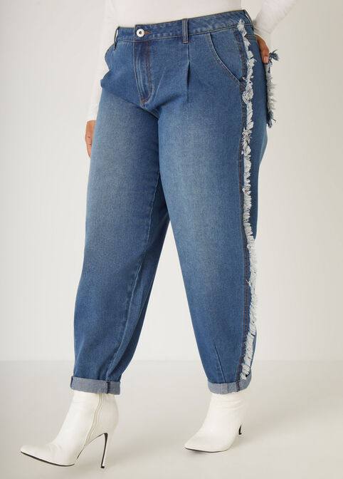 Mid Rise Frayed Barrel Jeans, Medium Blue image number 3