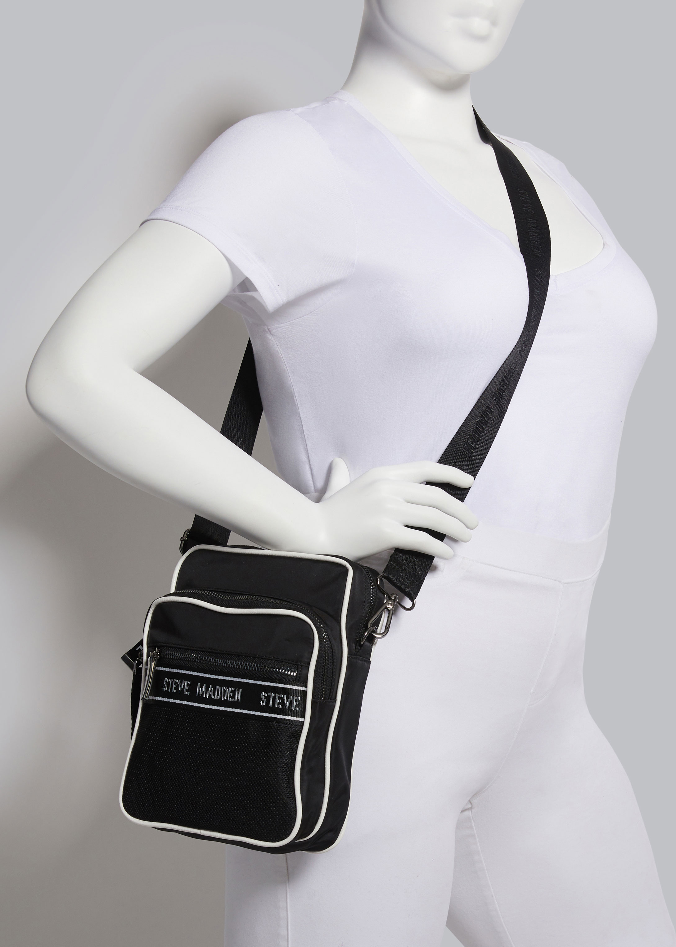Trendy Steve Madden BAmie Logo Crossbody Chic Nylon Designer Bags